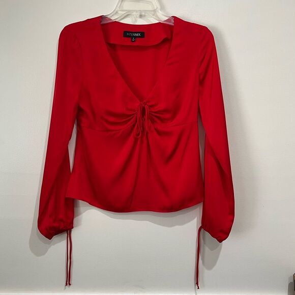 Intermix Red Silk Keyhole Top 0 XS - Picture 3 of 8